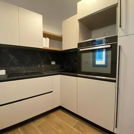 Flat In Centro Storico La Casa Di Luna Apartment
