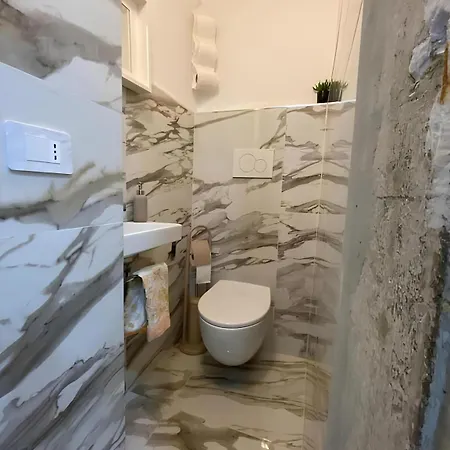 Flat In Centro Storico La Casa Di Luna Apartment